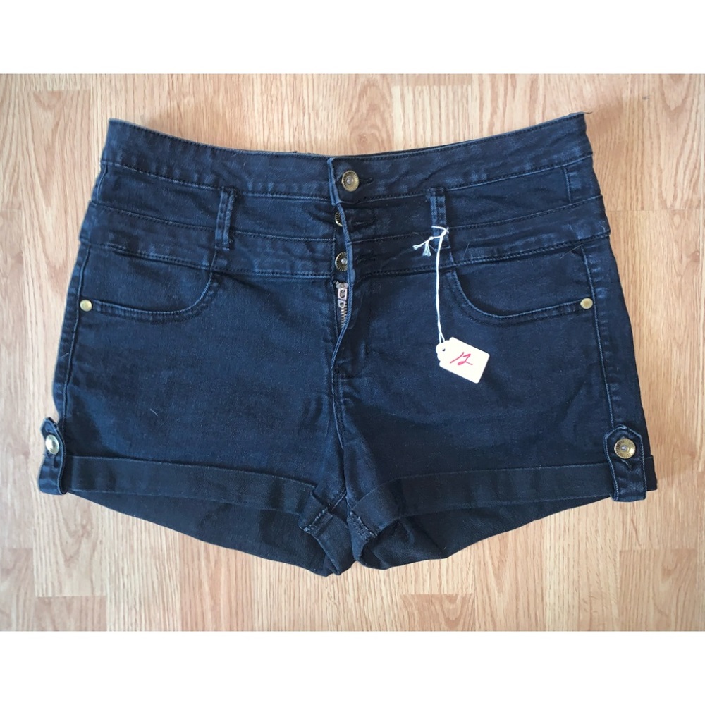 Refuge black button up shorts